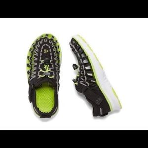 KEEN unisex- kids Uneek O2 sandal